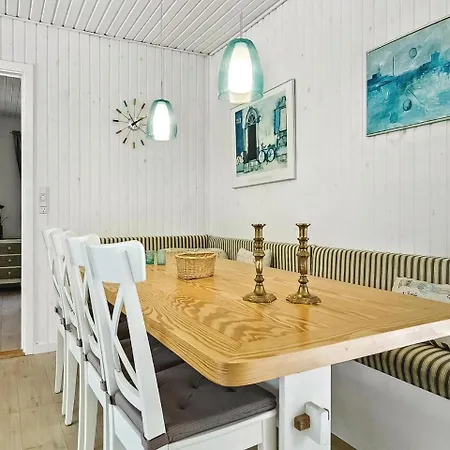 Three-bedroom Holiday In Casa vacanze