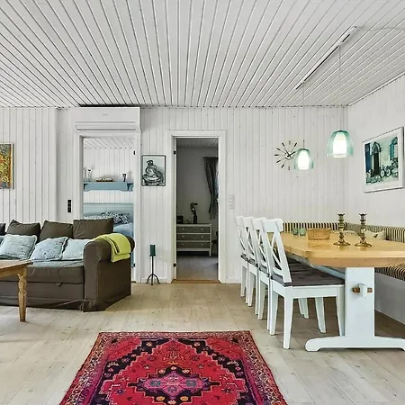 Three-bedroom Holiday In