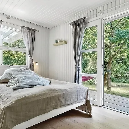 Three-bedroom Holiday In Casa vacanze