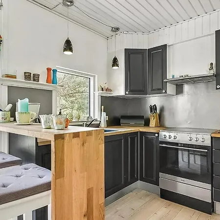 Three-bedroom Holiday In Casa vacanze *